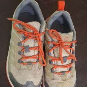 Merrel Hiking Shoes Kids 4